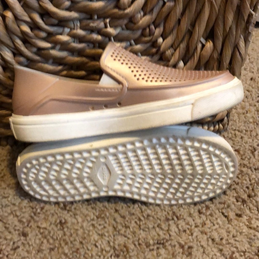 Big Kids Crocs CitiLane Roka Metallic Slip-On